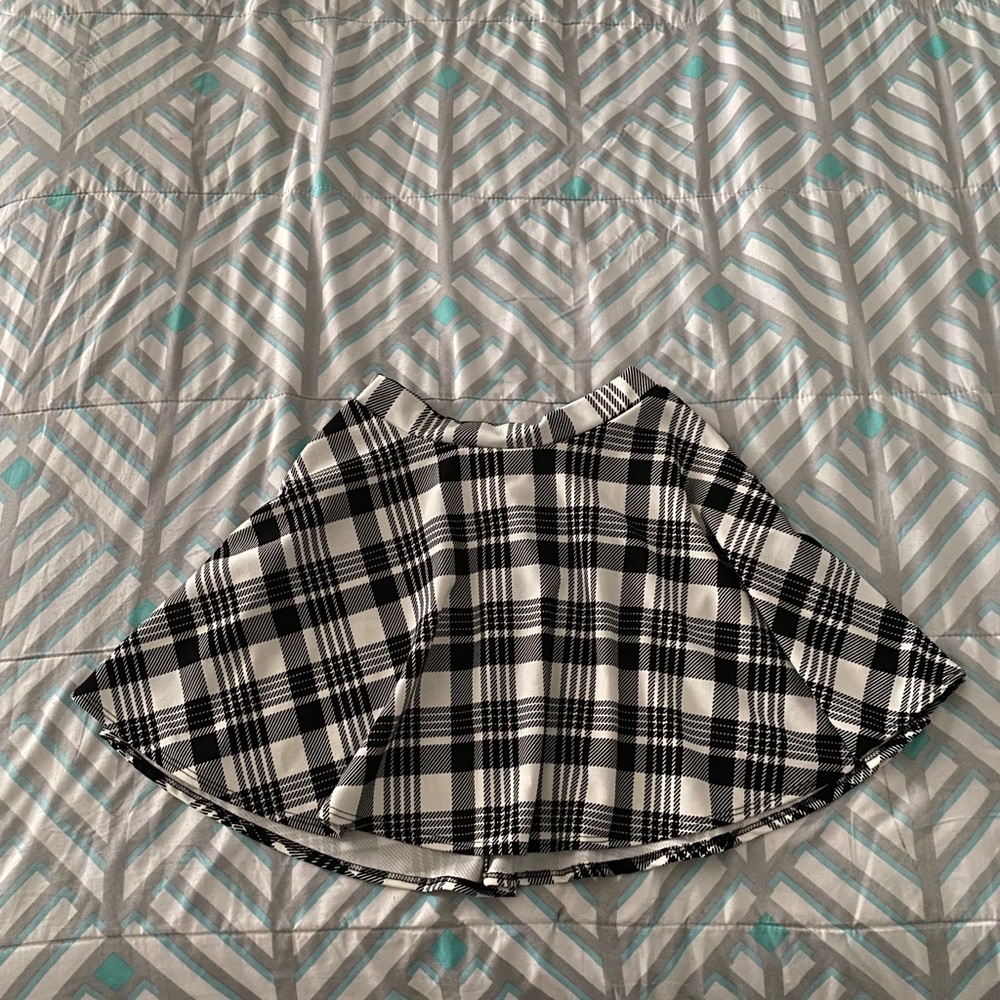 Plaid pattern skirt